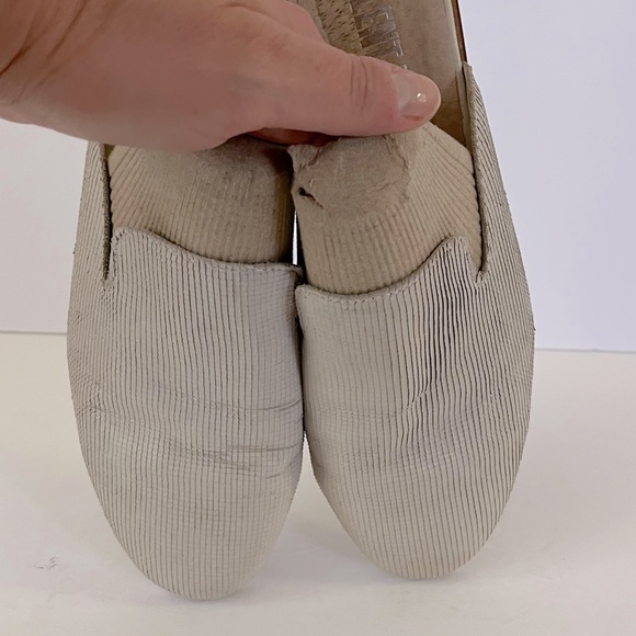 Silent D Light Tan Cream Colored Leather “Feathery” Mules Size 38/7 - Picture 4 of 10